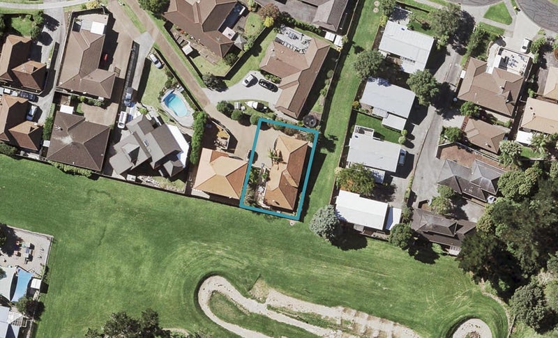 15A Britannia Place, Half Moon Bay, Auckland - Carousel 1