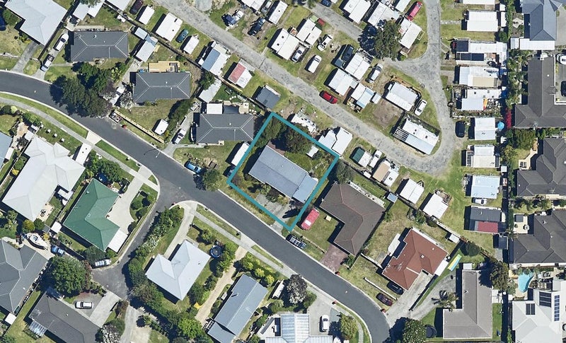 15 Barbara Grove, Papamoa Beach, Papamoa - Carousel 1