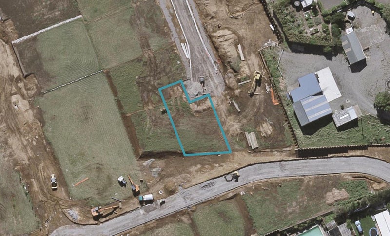 16 Oakmont Crescent, Waiwhakaiho, New Plymouth - Carousel 1