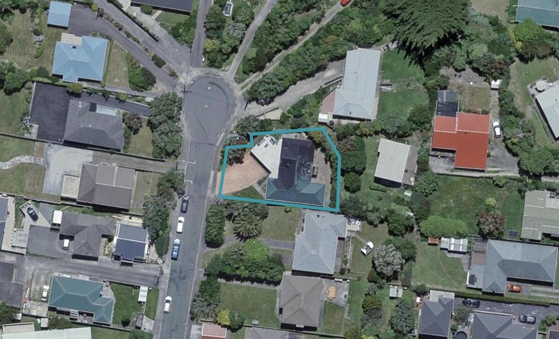 14 Warrington Grove, Newlands, Wellington - Carousel 1
