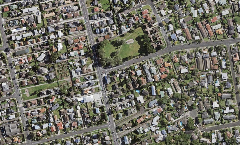 1A Grande Vue Road, Hillpark, Auckland - Carousel 1