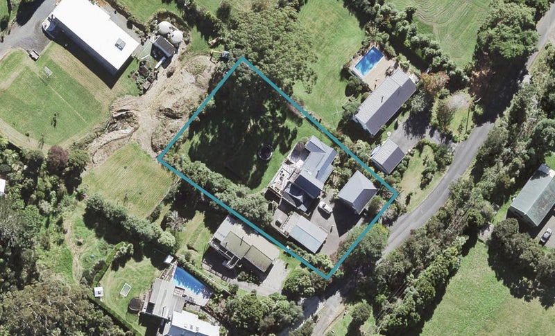 10 Buckleys Track, Paremoremo, Auckland - Carousel 1