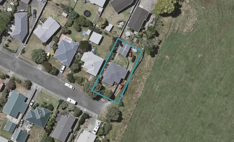12 Yates Street, Otaki Beach, Otaki - Carousel 1