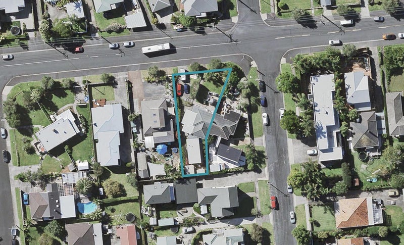45 Old Lake Road, Narrow Neck, Auckland - Carousel 1