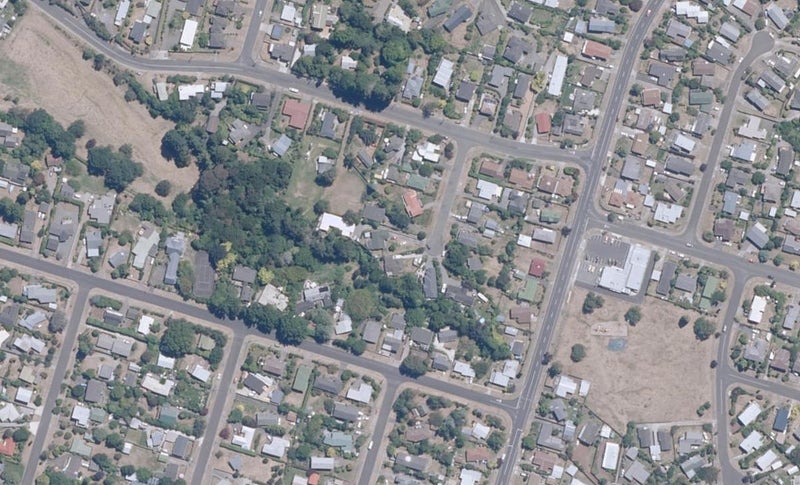 5 Gradwell Place, Two Mile Bay, Taupo - Carousel 1