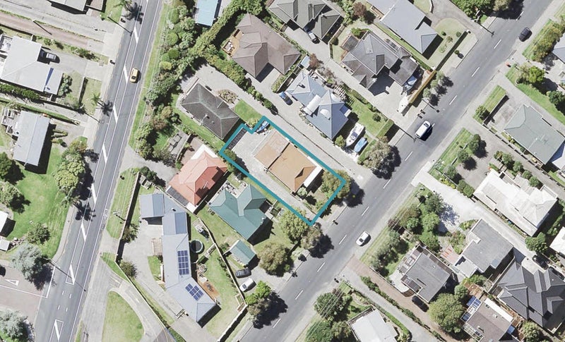 77 Browns Bay Road, Browns Bay, Auckland - Carousel 1