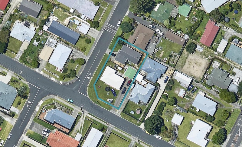 44 Hillstone Avenue, Gate Pa, Tauranga - Carousel 1