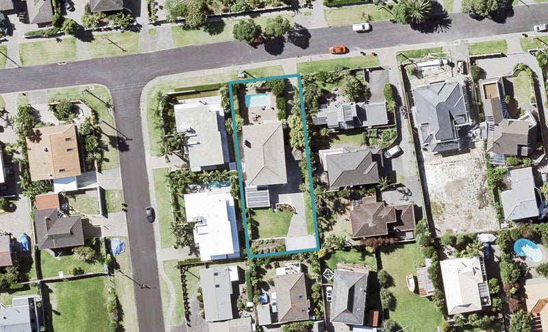 23 Beechwood Road, Rothesay Bay, Auckland - Carousel 1