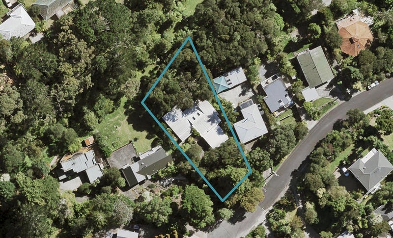 99 Takahe Road, Titirangi, Auckland - Carousel 1