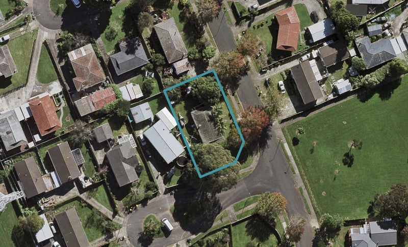 58 Sikkim Crescent, Clover Park, Auckland - Carousel 1