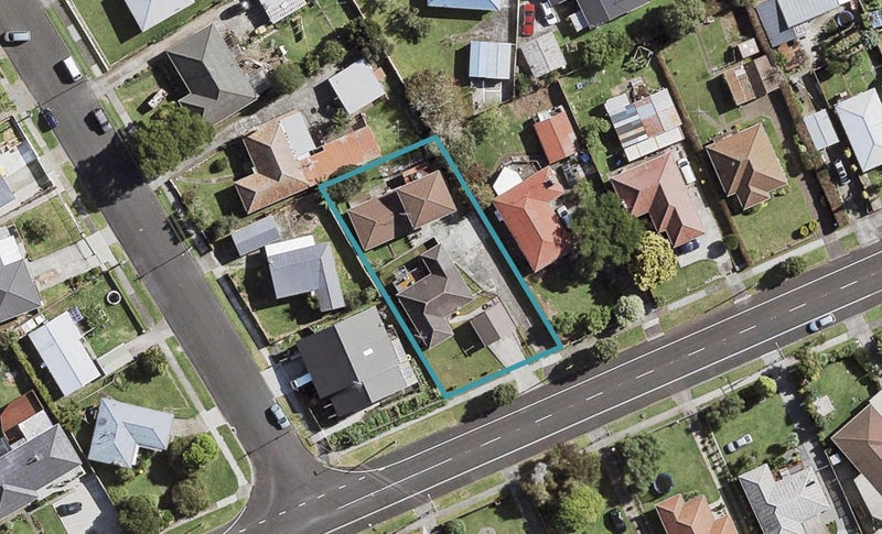 2/14 Myers Road, Manurewa East, Auckland - Carousel 1