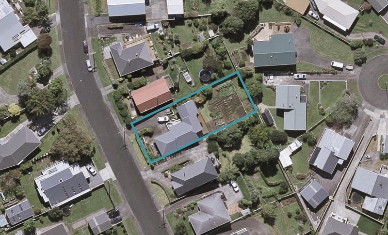 67 Queens Road, Glen Avon, New Plymouth - Carousel 1