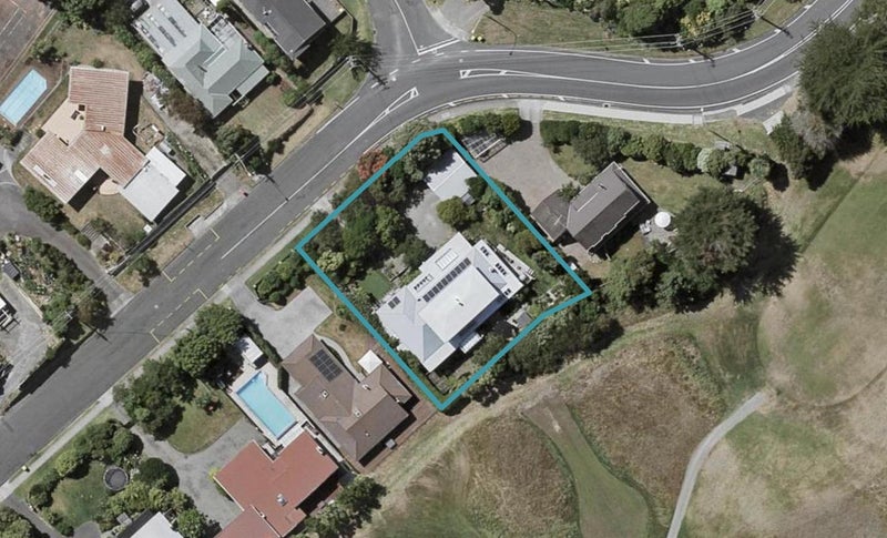 60 Golf Road, Paraparaumu Beach, Paraparaumu - Carousel 1