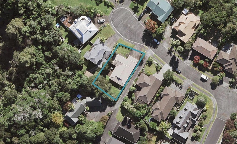 26 Chedworth Drive, Glenfield, Auckland - Carousel 1