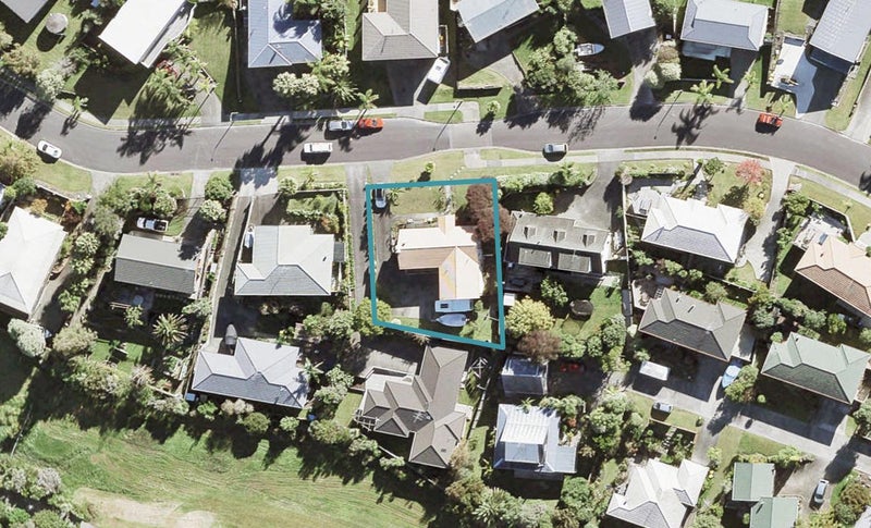 14 Donald Street, Stanmore Bay, Whangaparaoa - Carousel 1