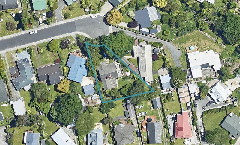 11 Amokura Street, Fairy Springs, Rotorua - Carousel 1