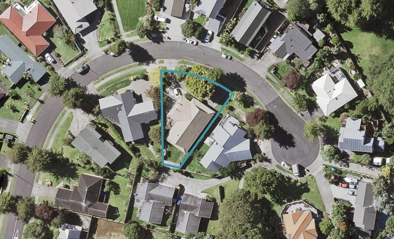 9 Lochend Place, Highland Park, Auckland - Carousel 1