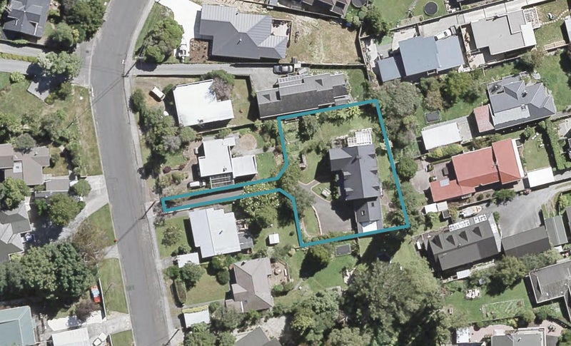 15A Jocelyn Crescent, Pinehaven, Upper Hutt - Carousel 1