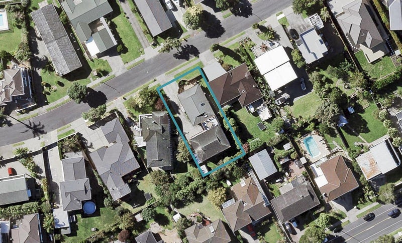 1/18 Gulf Crest, Bucklands Beach, Auckland - Carousel 1