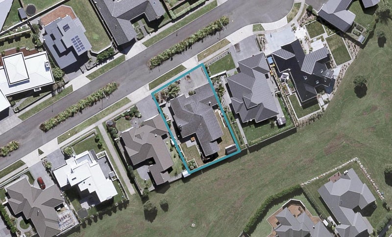 12 St Andrews Parkway, Waiwhakaiho, New Plymouth - Carousel 1