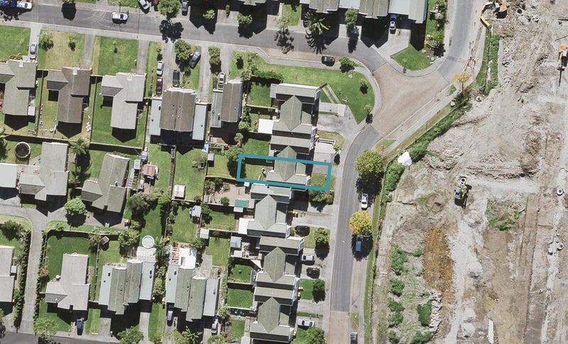 23 Stephen Avenue, Henderson, Auckland - Carousel 1