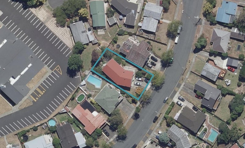 19 Garden Heights Avenue, Glenview, Hamilton - Carousel 1