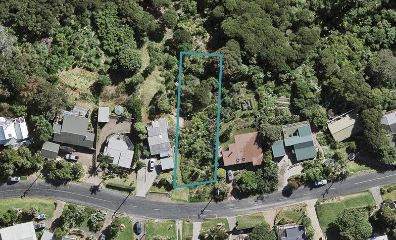 10 Hauraki Road, Oneroa, Waiheke Island - Carousel 1