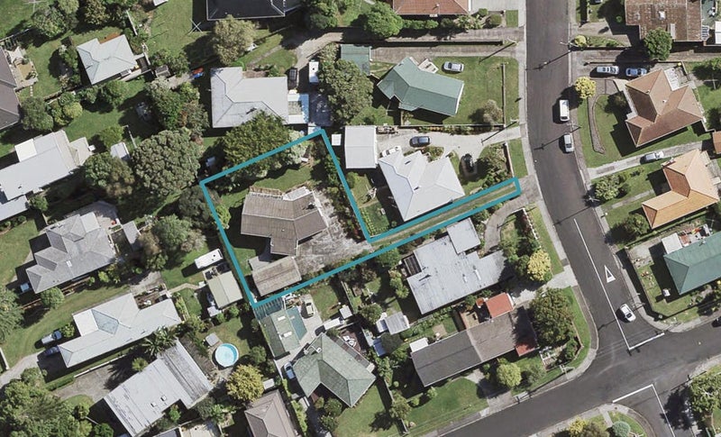 45 Lynmore Drive, Hillpark, Auckland - Carousel 1
