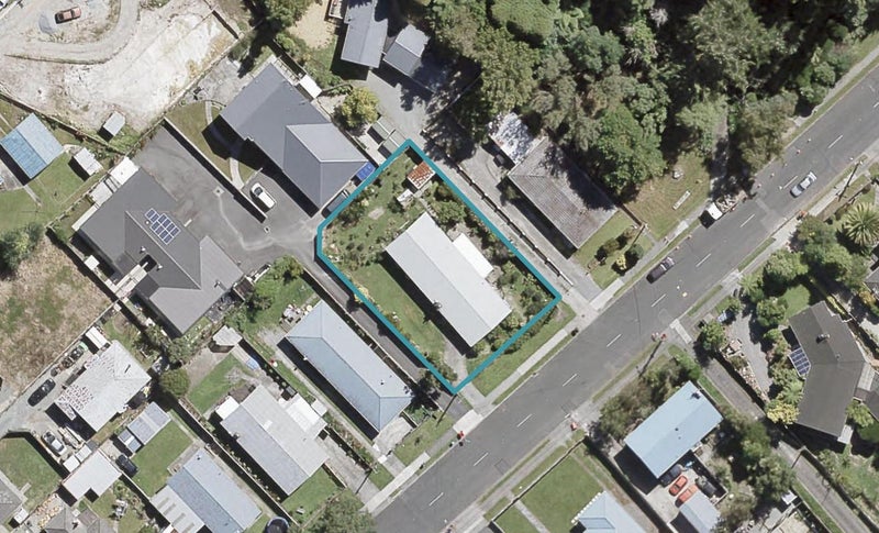 9 Norana Road, Maoribank, Upper Hutt - Carousel 1