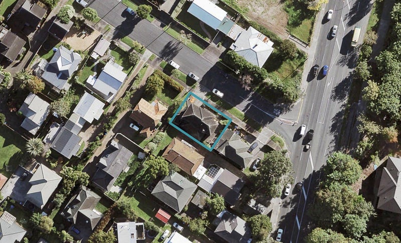 4 Alverston Street, Waterview, Auckland - Carousel 1