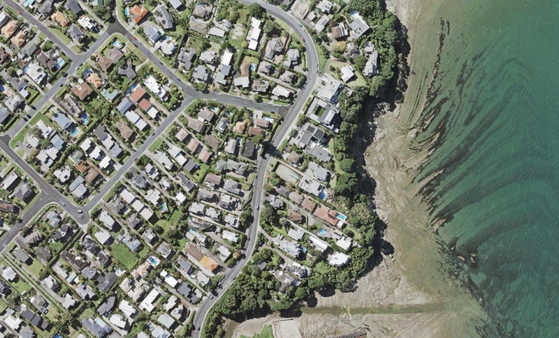 27 Beach Road, Castor Bay, Auckland - Carousel 1