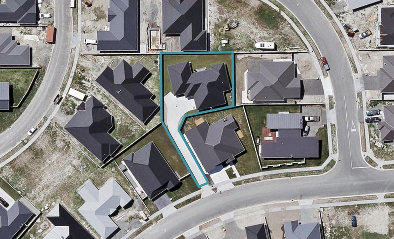 8 Aspiring Drive, Poraiti, Napier - Carousel 1