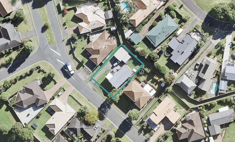 9 Settlers Grove, Orewa, Orewa - Carousel 1