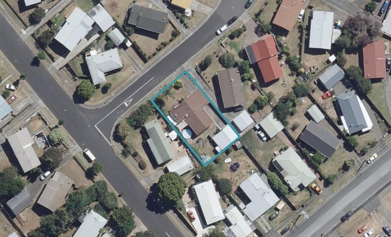 4 McEwan Place, Fitzroy, Hamilton - Carousel 1