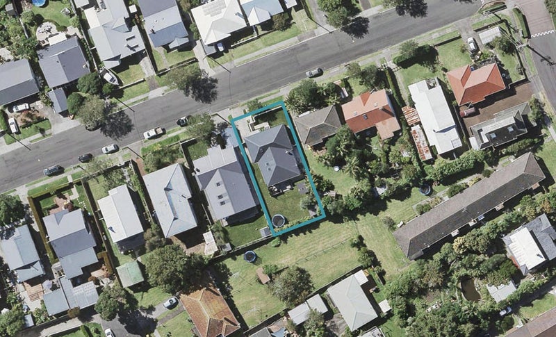17 Egremont Street, Belmont, Auckland - Carousel 1