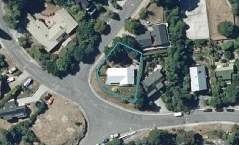 3 Williams Street, Sunshine Bay, Queenstown - Carousel 1