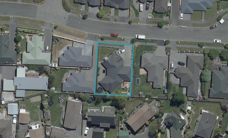 16 Harrys Way, Redwood, Christchurch - Carousel 1