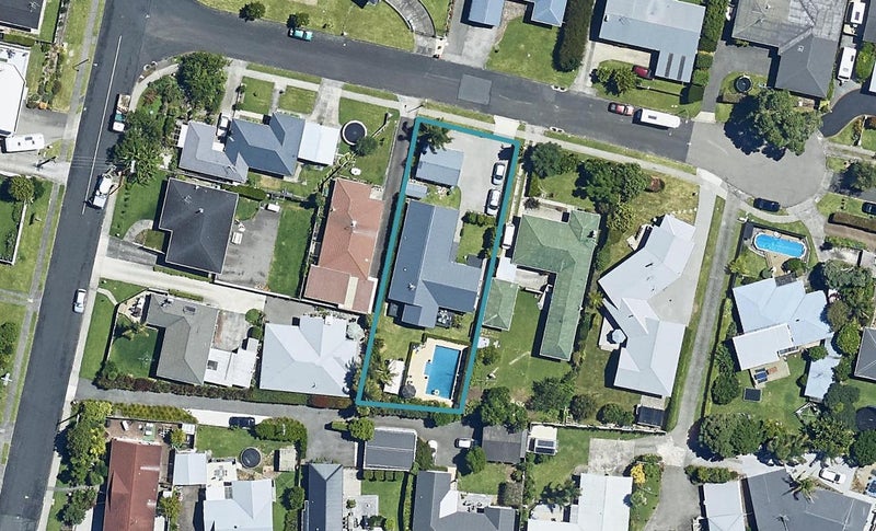 7 Roderick Street, Otumoetai, Tauranga - Carousel 1