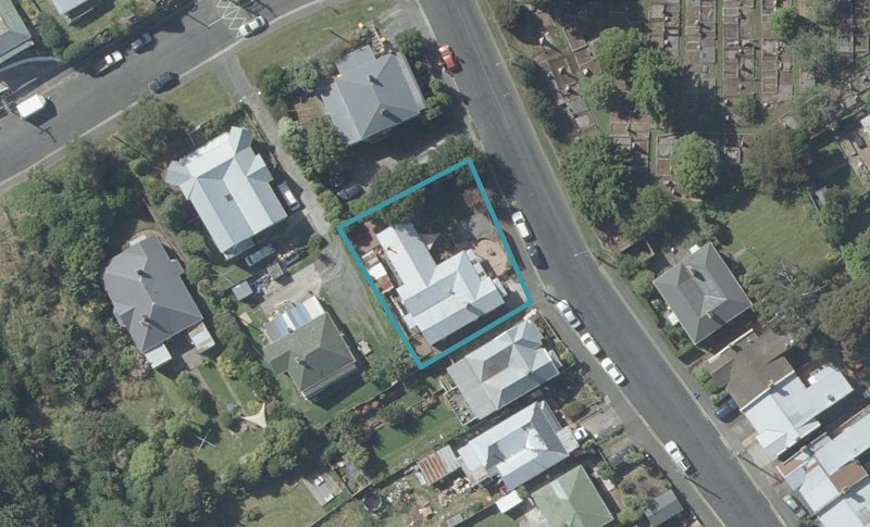 21 Eglinton Road, The Glen, Dunedin - Carousel 1