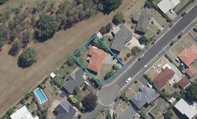 14 Seifert Street, Forest Lake, Hamilton - Carousel 1