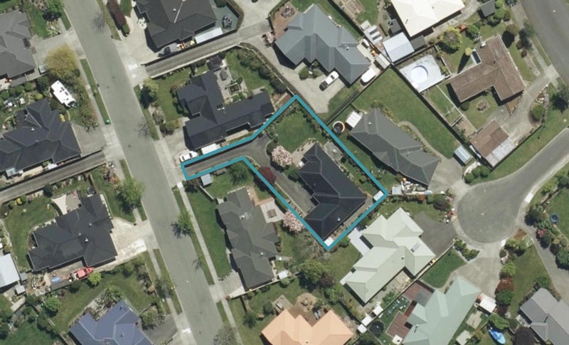 12 Hollybush Drive, Brightwater - Carousel 1
