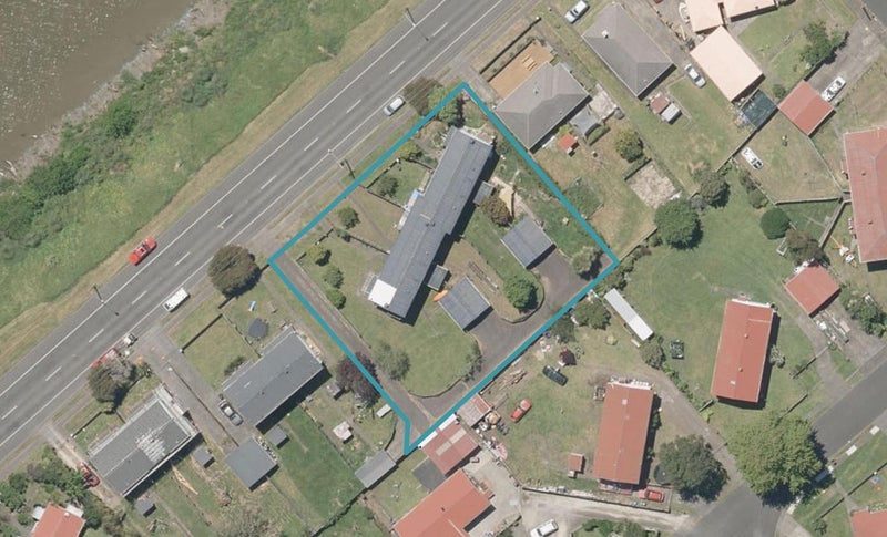 211 Anzac Parade, Whanganui East, Whanganui - Carousel 1