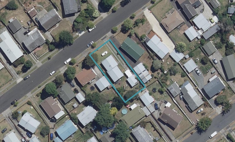 23 Rodney Street, Nawton, Hamilton - Carousel 1