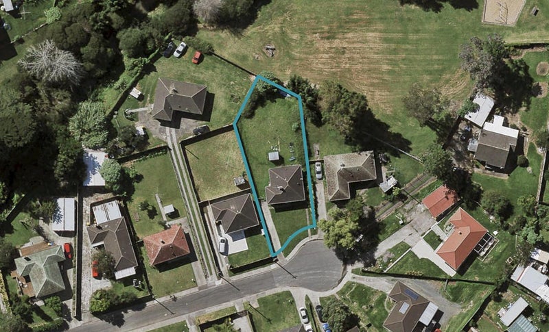 12 Gubb Place, Otara, Auckland - Carousel 1