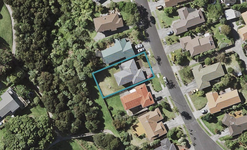 33 Pinewood Grove, Botany Downs, Auckland - Carousel 1