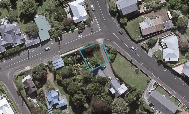 72 Gilbert Street, New Plymouth, New Plymouth - Carousel 1
