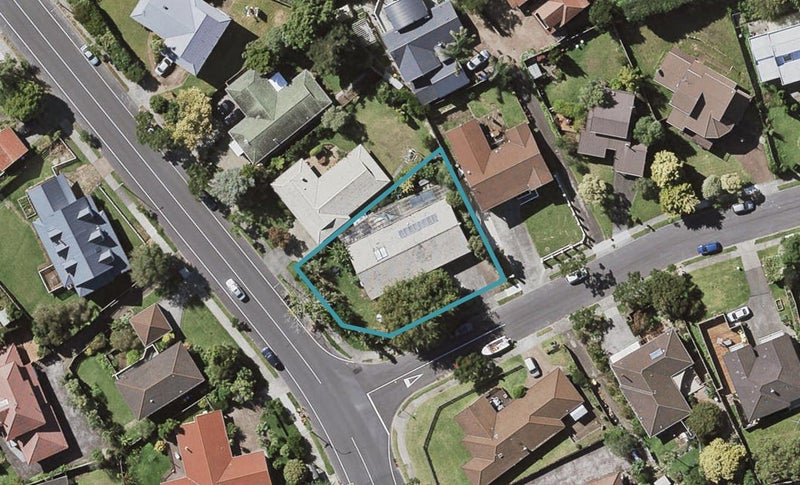 2 Kissling Place, Saint Johns, Auckland - Carousel 1