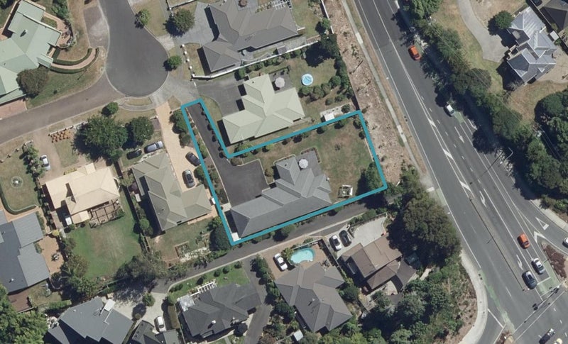 15 Fernwater Place, Flagstaff, Hamilton - Carousel 1