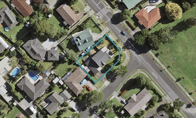 218 Walter Strevens Drive, Conifer Grove, Takanini - Carousel 1