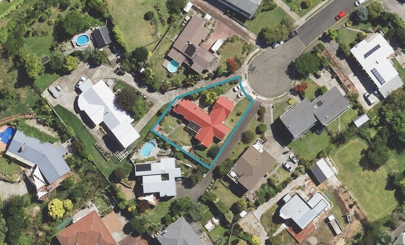 14 Hillary Heights, Whataupoko, Gisborne - Carousel 1